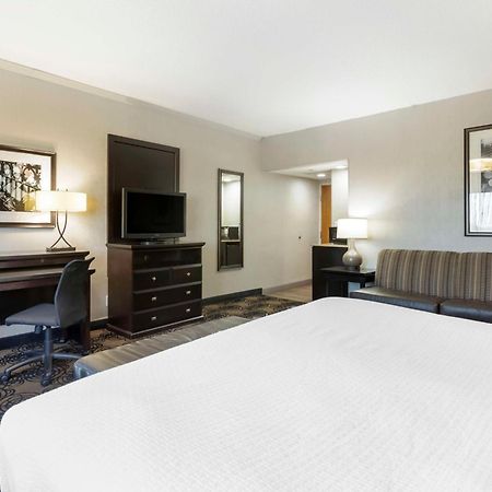 Best Western Plus Midwest Inn Omaha Esterno foto