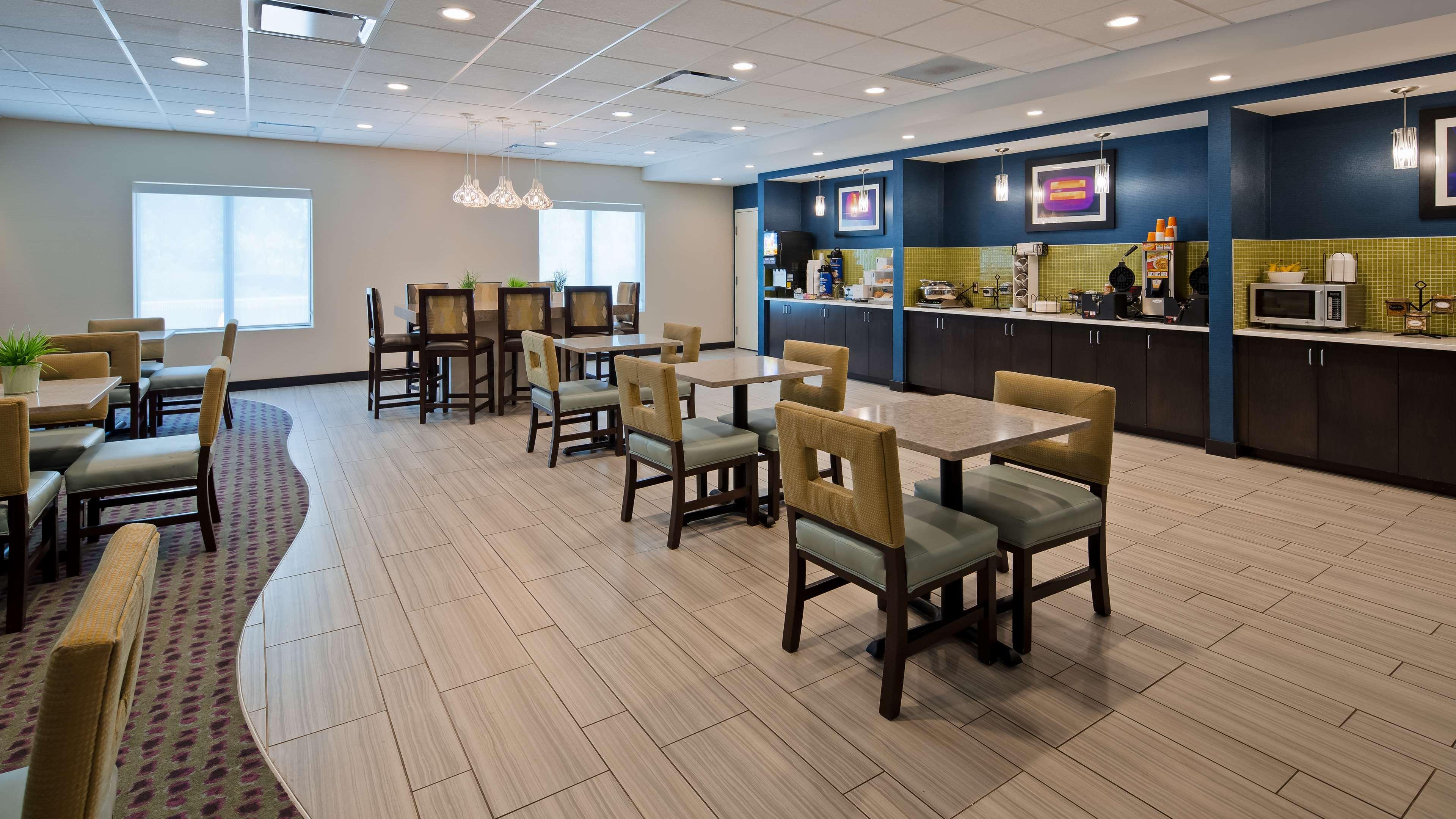 Best Western Plus Midwest Inn Omaha Esterno foto