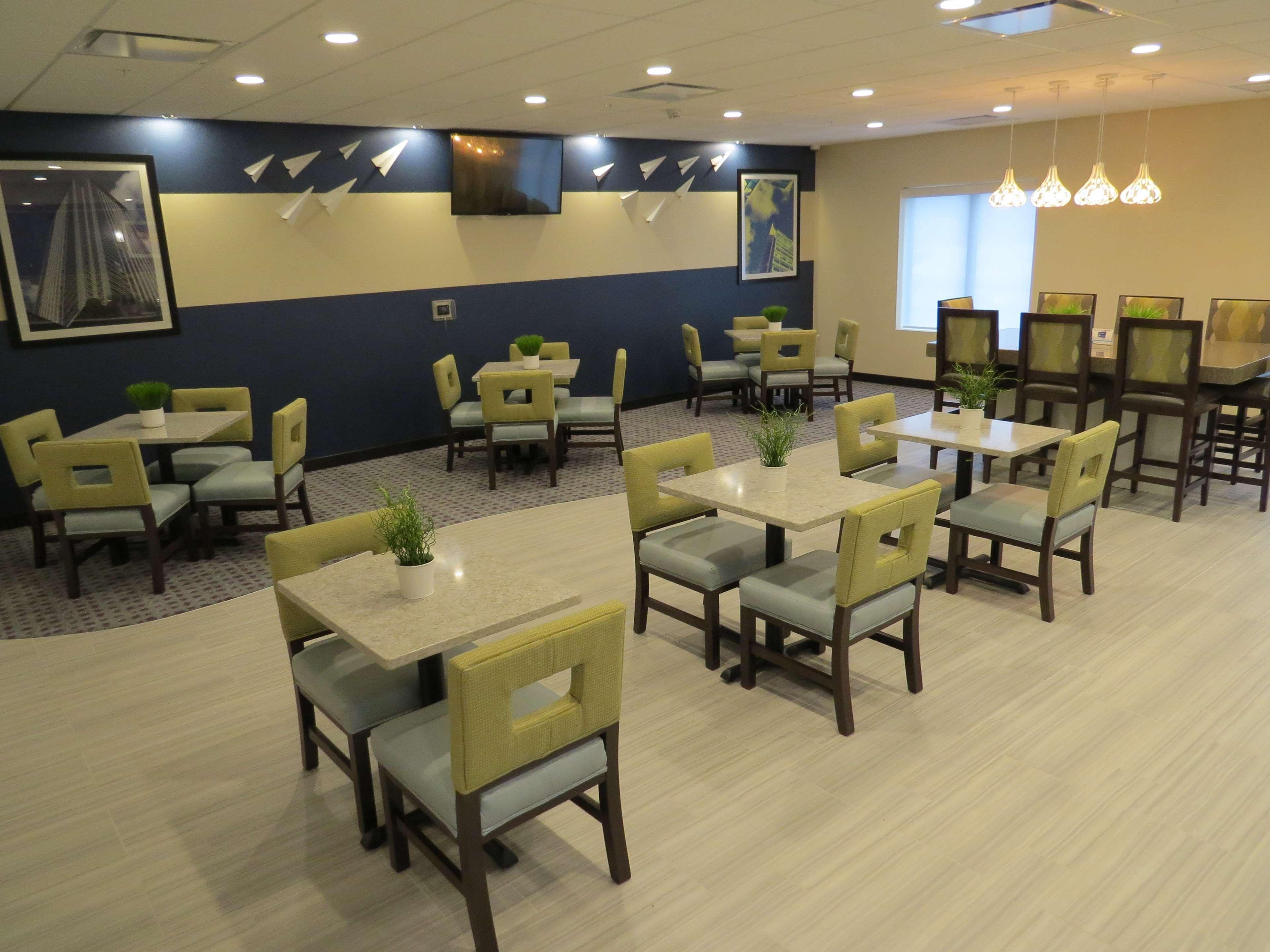 Best Western Plus Midwest Inn Omaha Esterno foto