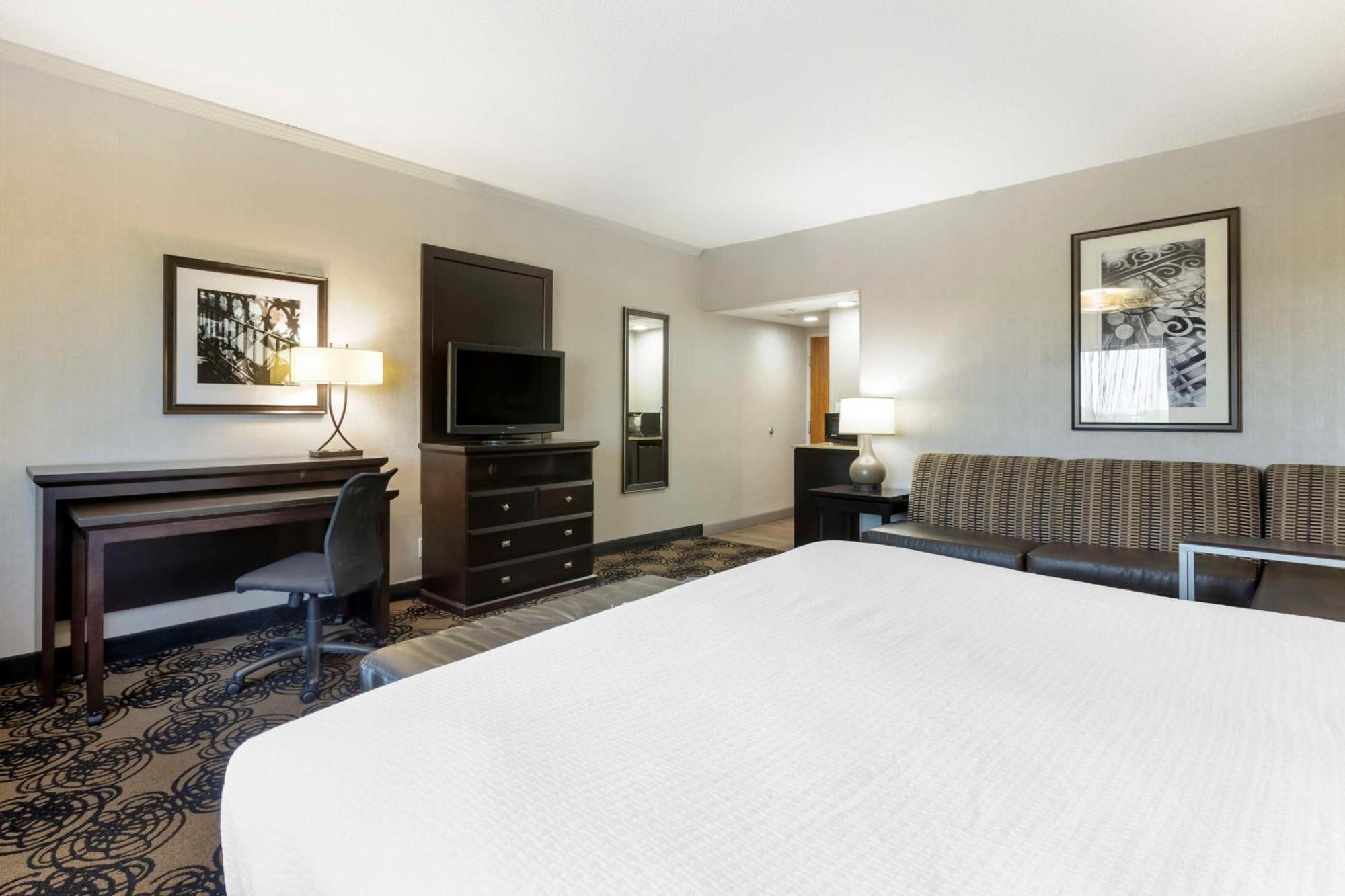 Best Western Plus Midwest Inn Omaha Esterno foto