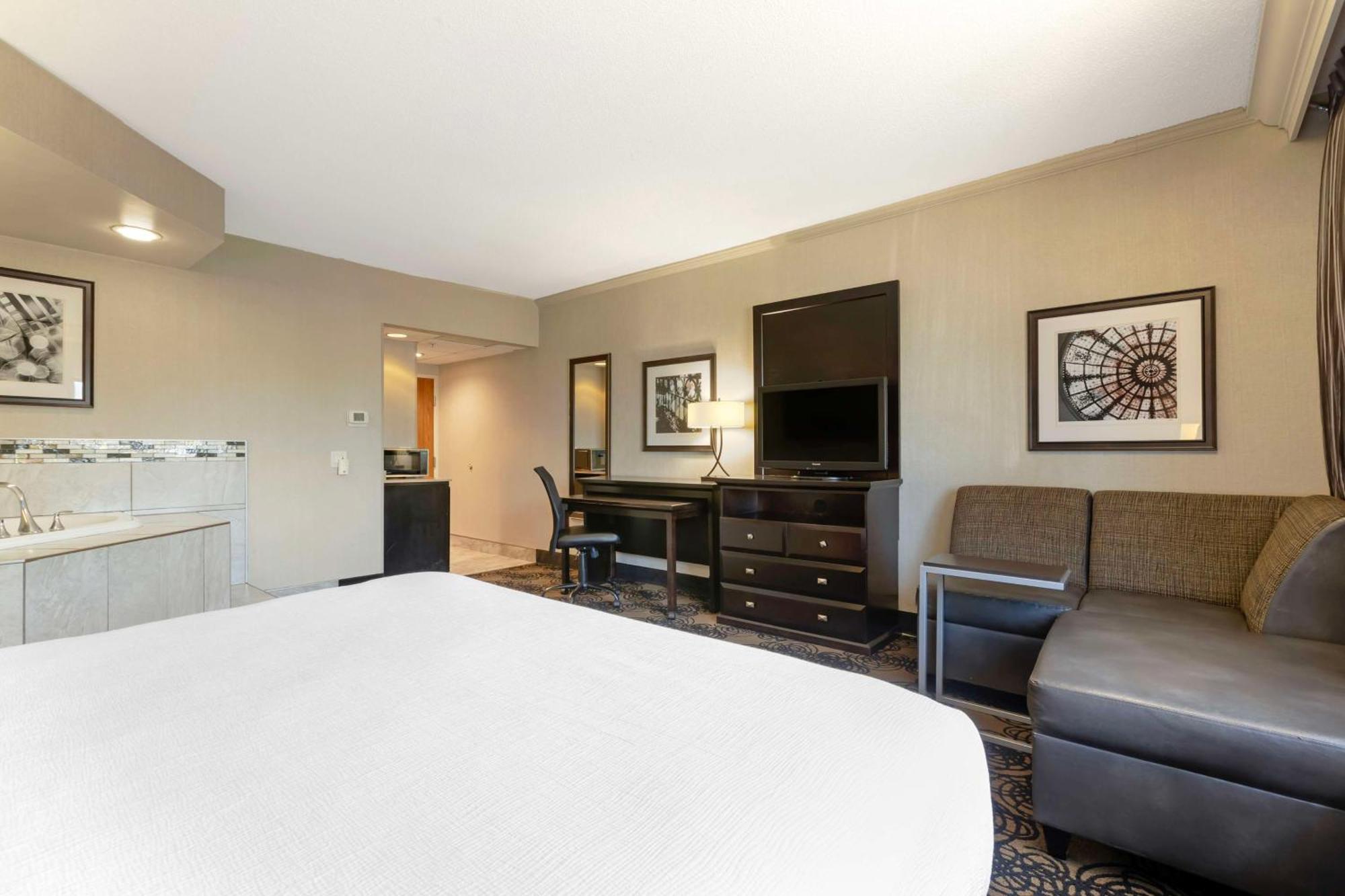 Best Western Plus Midwest Inn Omaha Esterno foto