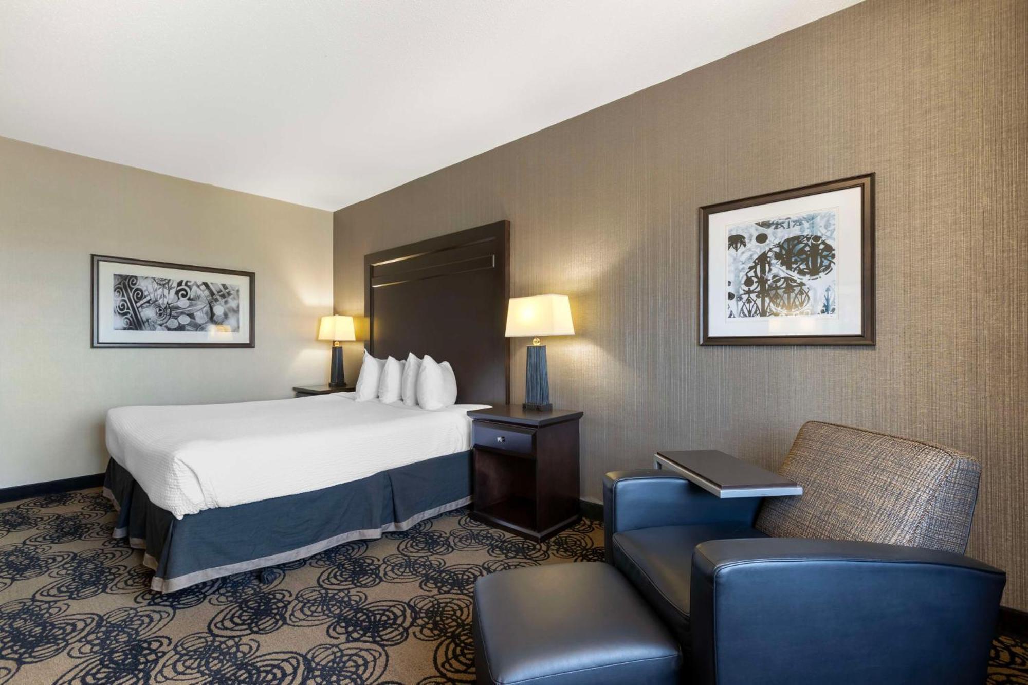 Best Western Plus Midwest Inn Omaha Esterno foto
