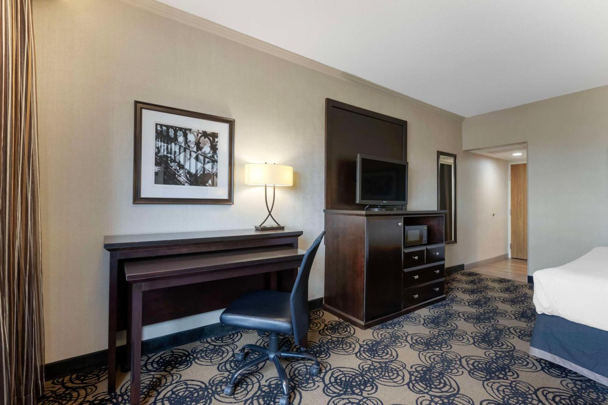 Best Western Plus Midwest Inn Omaha Esterno foto