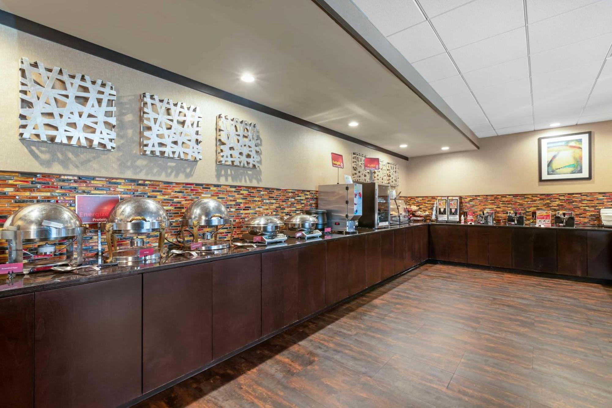 Best Western Plus Midwest Inn Omaha Esterno foto