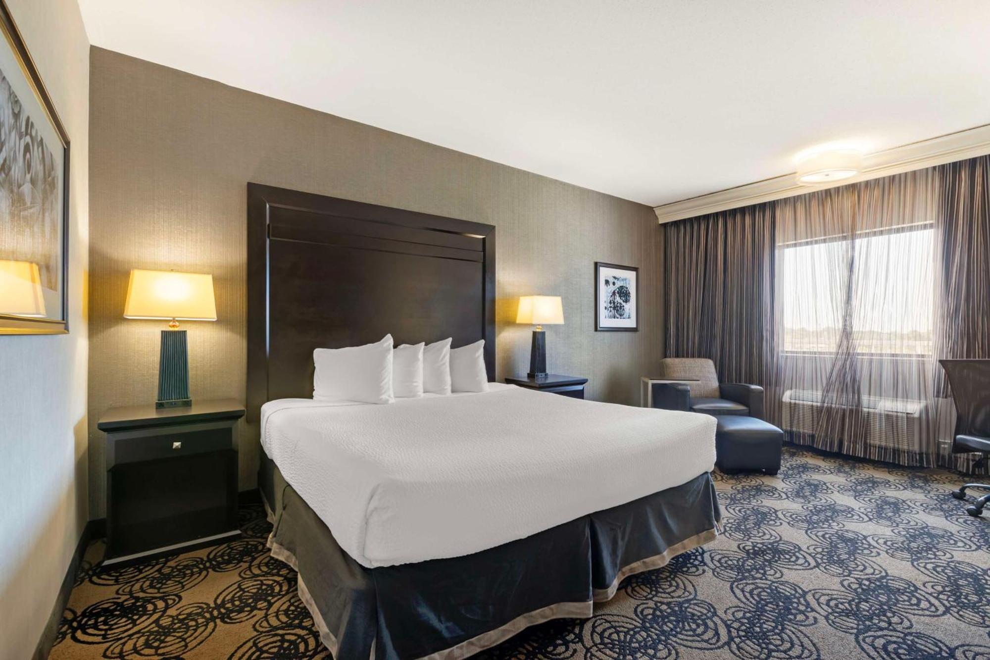 Best Western Plus Midwest Inn Omaha Esterno foto